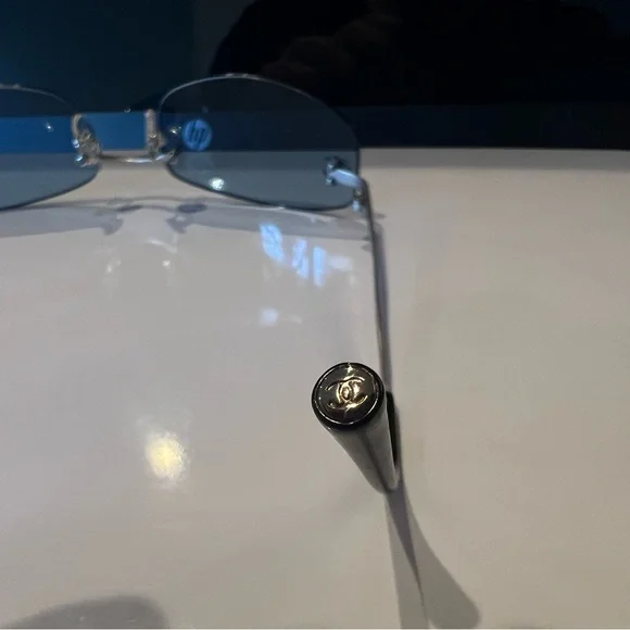 Authentic Iconic Chanel light blue 4002 Rimless CC logo 90’s sunglasses. - Picture 6 of 10